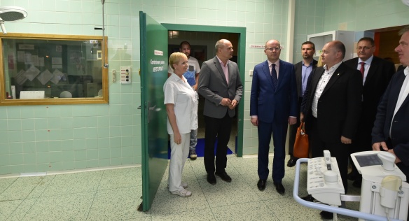 Premiér Sobotka jednal v Jihomoravském kraji o investicích do krajských nemocnic, 29. května 2016.