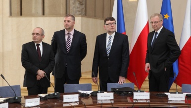 Českého premiéra do Polska doprovodili také ministři obrany, dopravy, zemědělství a ministr pro místní rozvoj, 13. květen 2013