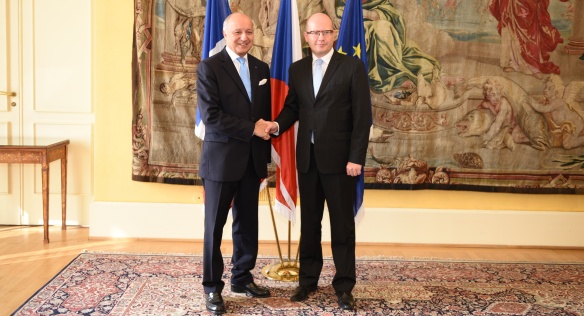 Předseda vlády Bohuslav Sobotka jednal s ministrem zahraničí Francie Laurentem Fabiusem, 24. srpna 2015. Zdroj: M. Trnková.