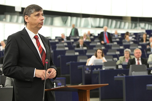 Premiér Jan Fischer v Evropském parlamentu