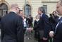 Představování delegací při příjezdu generálního tajemníka NATO Anderse Fogh Rasmussena 10. dubna 2014