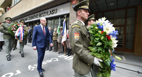Premiér Sobotka se zúčastnil pietního aktu u příležitosti 72. výročí Květnového povstání českého lidu a konce 2. světové války, 5. května 2017.