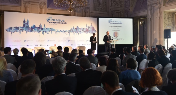 Předseda vlády Bohuslav Sobotka se zúčastnil Prague European Summitu, 13. června 2017.