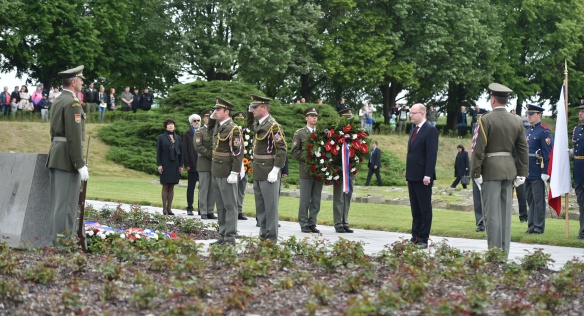Předseda vlády ČR Bohuslav Sobotka se zúčastnil Terezínské tryzny, 21. května 2017.
