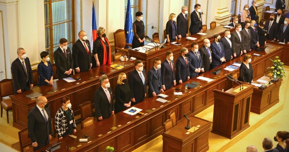 Na úvod mimořádné schůze sněmovny, jejímž jediným bodem bylo stanovisko k ruské agresi proti Ukrajině, zazněla ukrajinská hymna, 24. února 2022.