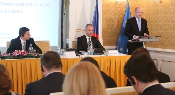Předseda vlády Bohuslav Sobotka se účastnil konference pořádané Národním konventem o EU, 29. ledna 2016.
