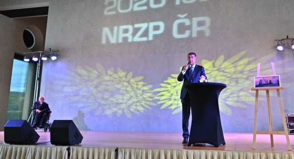 Premiér Andrej Babiš vystoupil s projevem na oslavě 20. výročí založení Národní rady osob se zdravotním postižením, 22. srpna 2020.