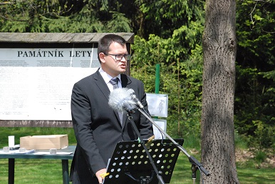 Ministr Chvojka pronesl na pietním aktu v památníku v Letech u Písku projev