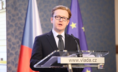 Ministr Petr Mlsna na tiskové konferenci po jednání vlády
