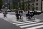 Japonci vzhledem ke komplikované dopravní situace ve městech velice rádi využívají k přepravě bicykly, 24. října 2019.