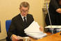 Premiér Andrej Babiš se připravuje na začátek pondělního jednání vlády, 3. února 2020.