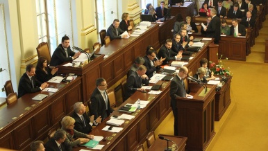18. února 2014: Poslanecká sněmovna vyslovila důvěru nové koaliční vládě.