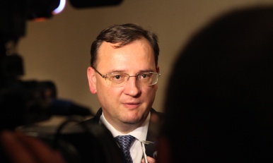 Premiér Petr Nečas na tiskovém brífinku ve Varšavě, 16. června 2013