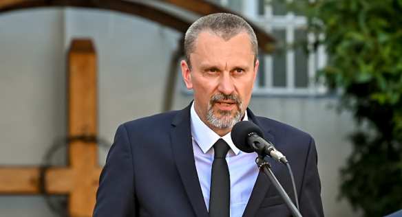 Ministr pro legislativu Michal Šalomoun se zúčastnil pietního aktu na památku Milady Horákové, 27. června 2022.