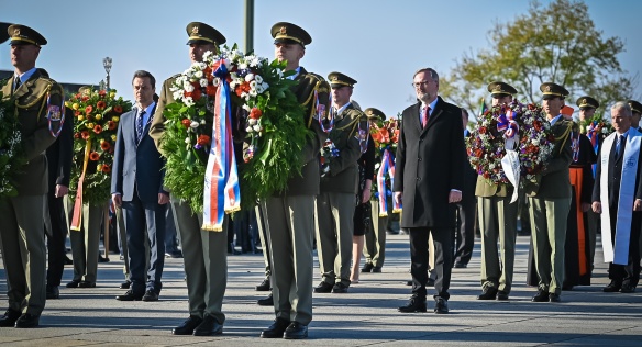 Premiér Petr Fiala během pietního aktu v Národním památníku na Vítkově uctil památku zakladatelů státu, 28. října 2022.