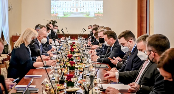 Vláda se s Asociací krajů ČR setkala na jednání v Hrzánském paláci, 20. ledna 2022.