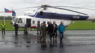 Premiér Nečas byl na letecké prohlídce povodní zasažených oblastí