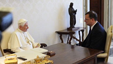 Premiér Petr Nečas jednal ve Vatikánu s papežem Benediktem XVI., 25. května 2012
