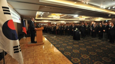 Slavnostní recepce v Hotelu Lotte u příležitosti oficiální návštěvy předsedy vlády ČR Bohuslava Sobotky v Korejské republice, 25. února 2015.