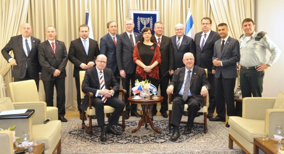 Premiér Sobotka a čeští ministři se setkali s izraelským prezidentem Rivlinem, 26. listopadu 2014.