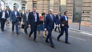 Příchod předsedy vlády na jednání představitelů Visegrádské skupiny, 19. července 2017.