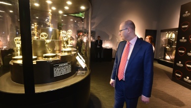 Předseda vlády Bohuslav Sobotka v neděli 3. dubna 2016 navštívil studio Warner Brothers.