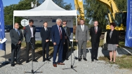 Premiér Bohuslav Sobotka v úterý 22. září 2015 slavnostně odstartoval výstavbu dalšího osmikilometrového úseku dálnice D3. 