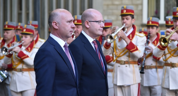 Předseda vlády Bohuslav Sobotka jednal s předsedou Moldavské republiky Filipem, 10. června 2016.