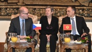 Předseda vlády Bohuslav Sobotka se ve středu 6. dubna 2016 setkal s prezidentem Černé Hory Filipem Vujanovićem.