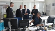 Předseda vlády Bohuslav Sobotka navštívil firmu LAUFEN CZ s.r.o., 20. března 2017.