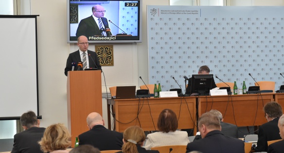 Předseda vlády Bohuslav Sobotka zahájil v Černínském paláci jednání vedoucích zastupitelských úřadů ČR v zahraničí, 22. srpna 2016.