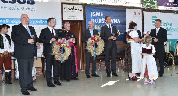 Předseda vlády Bohuslav Sobotka v sobotu 29. srpna 2015 slavnostně zahájil Národní dožínky 2015.