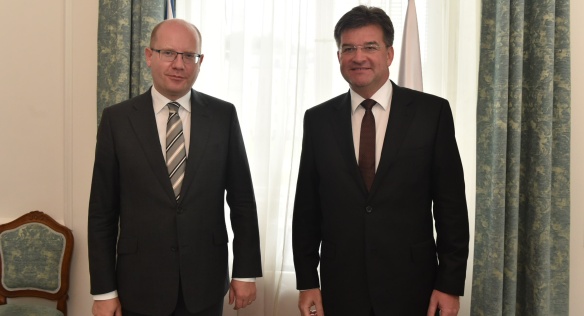 Premiér Bohuslav Sobotka jednal s Miroslavem Lajčákem, ministrem zahraničních věcí a evropských záležitostí SR, 22. srpna 2016.