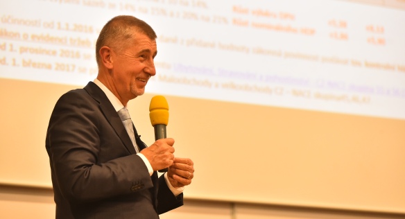 Předseda vlády Andrej Babiš přednášel studentům Vysoké školy ekonomické v Praze, 10. května 2018.