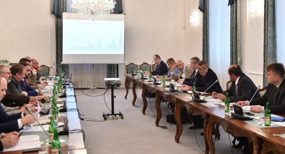 Na Úřadu vlády ČR se uskutečnila pracovní schůzka ke kalamitní kůrovcové situaci v českých lesích, 31. května 2018. 