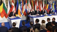 Předseda vlády Bohuslav Sobotka podepsal připravovanou „Římskou deklaraci“, 25. března 2017.