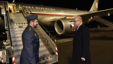 Předseda vlády Bohuslav Sobotka odletěl na oficiální návštěvu Čínské lidové republiky, 21. listopadu 2015. 