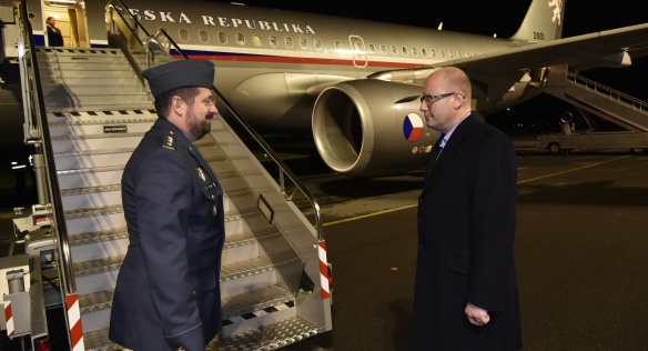 Předseda vlády Bohuslav Sobotka odletěl na oficiální návštěvu Čínské lidové republiky, 21. listopadu 2015. 