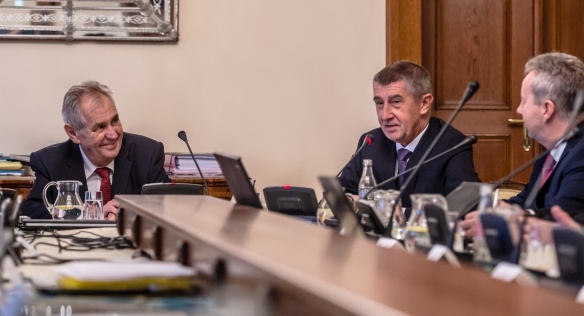 Projednávání návrhu státního rozpočtu na rok 2019 se v Hrzánském paláci osobně zúčastnil i prezident republiky Miloš Zeman, 19. září 2018.