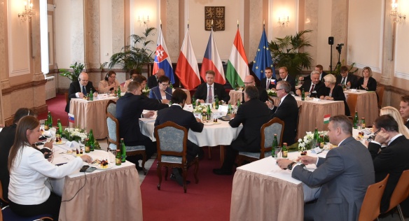 Mimořádný summit předsedů vlád zemí Visegrádské skupiny k řešení migrační krize, 4. září 2015.