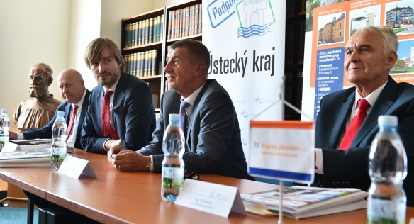 Vláda se setkala se zdravotnickým personálem v Masarykově nemocnici v Ústí nad Labem, 14. května 2018. 
