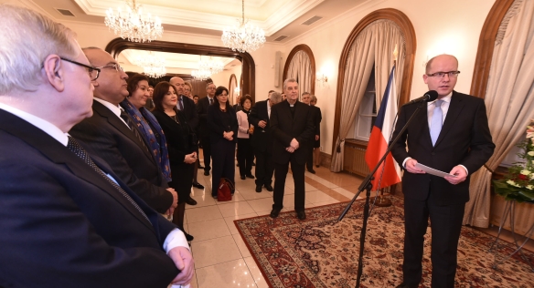 Premiér Bohuslav Sobotka se ve čtvrtek 21. ledna 2016 sešel s velvyslanci zahraničních zemí v ČR.