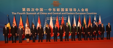Předseda vlády se účastnil summitu 16+1, 24. listopadu 2015.