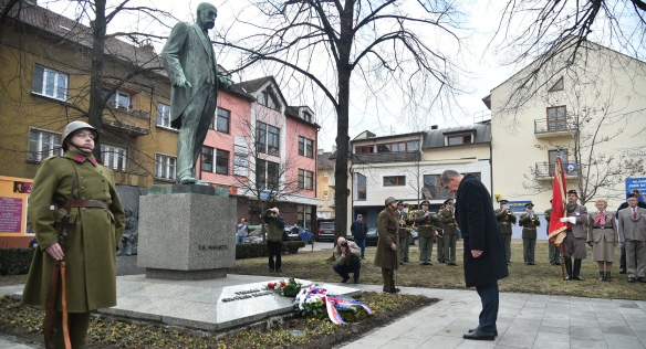 Premiér Andrej Babiš se zúčastnil pietního aktu k 168. výročí narození prezidenta T. G. Masaryka v Hodoníně, 7. března 2018. 