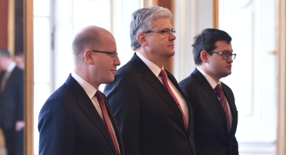 Na Pražském hradě byli jmenováni noví ministři Miloslav Ludvík a Jan Chvojka, 30. listopadu 2016.