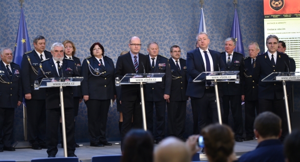 Tisková konference po jednání premiéra Sobotky se zástupci hasičů a krajů k představení dotačního programu, 27. ledna 2016.
