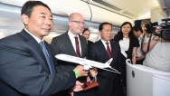 Dne 23. června 2016 premiér Bohuslav Sobotka zahájil pravidelnou přímou leteckou linku mezi Prahou a Šanghají.