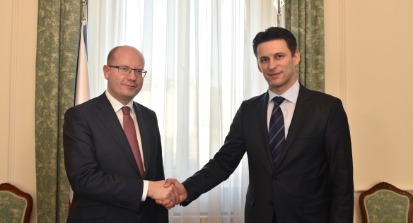 Předseda vlády Bohuslav Sobotka přijal předsedu Parlamentu Chorvatské republiky Božu Petrova, 13. února 2017.