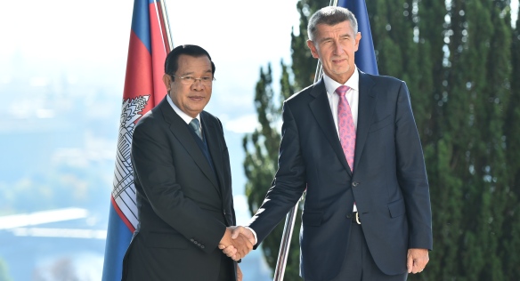 Předseda vlády Andrej Babiš se setkal s premiérem Kambodžského království Hun Senem, 14. října 2019.