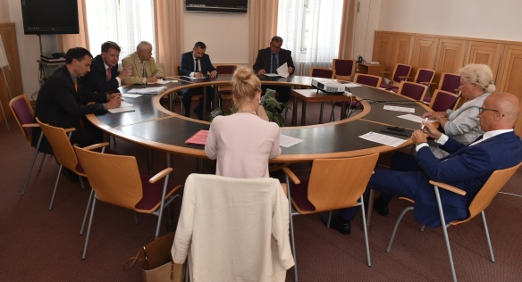 Schůzka zástupců parlamentních stran k budoucí reformě EU, 5. září 2016.